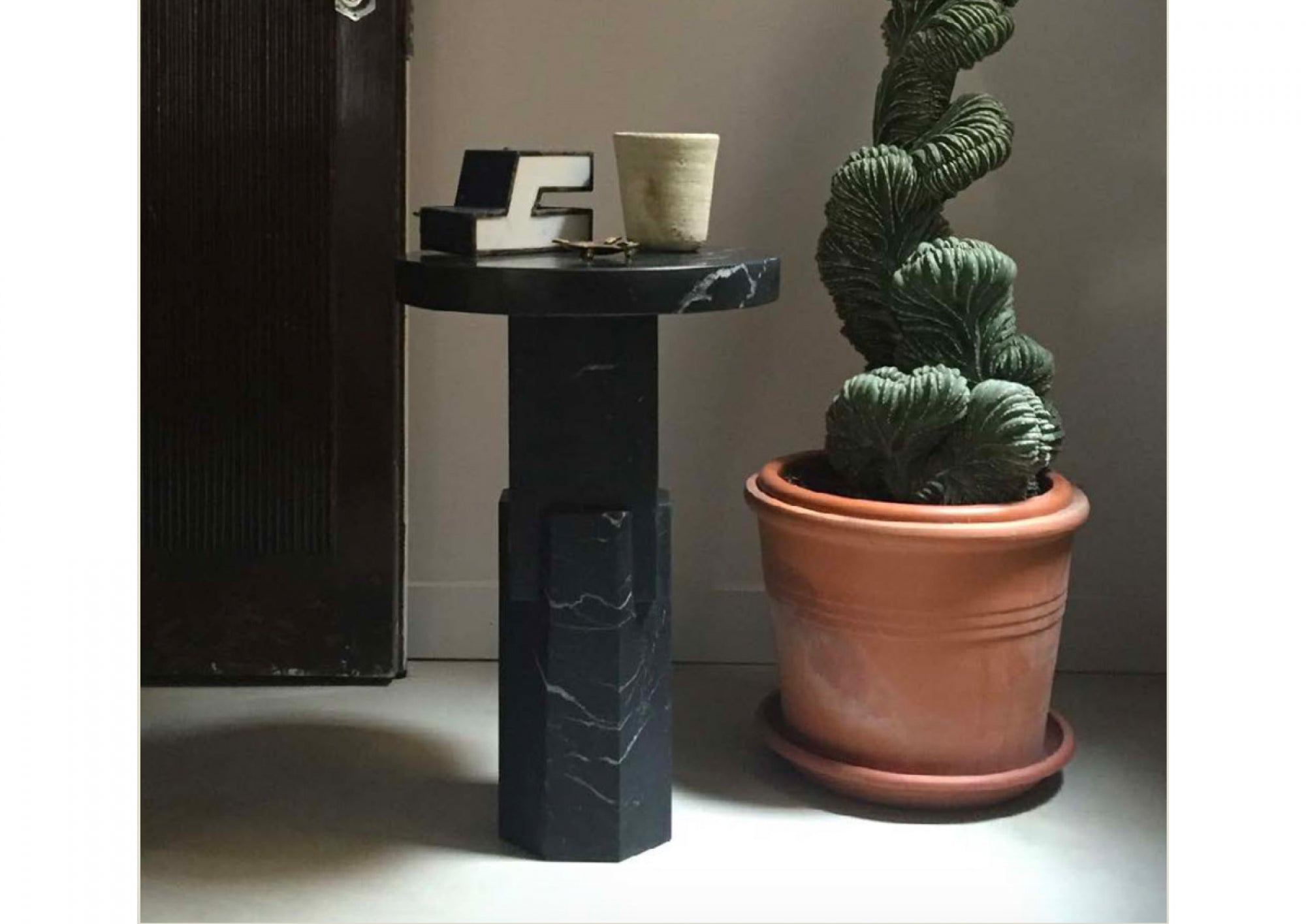Ionik Side Table
