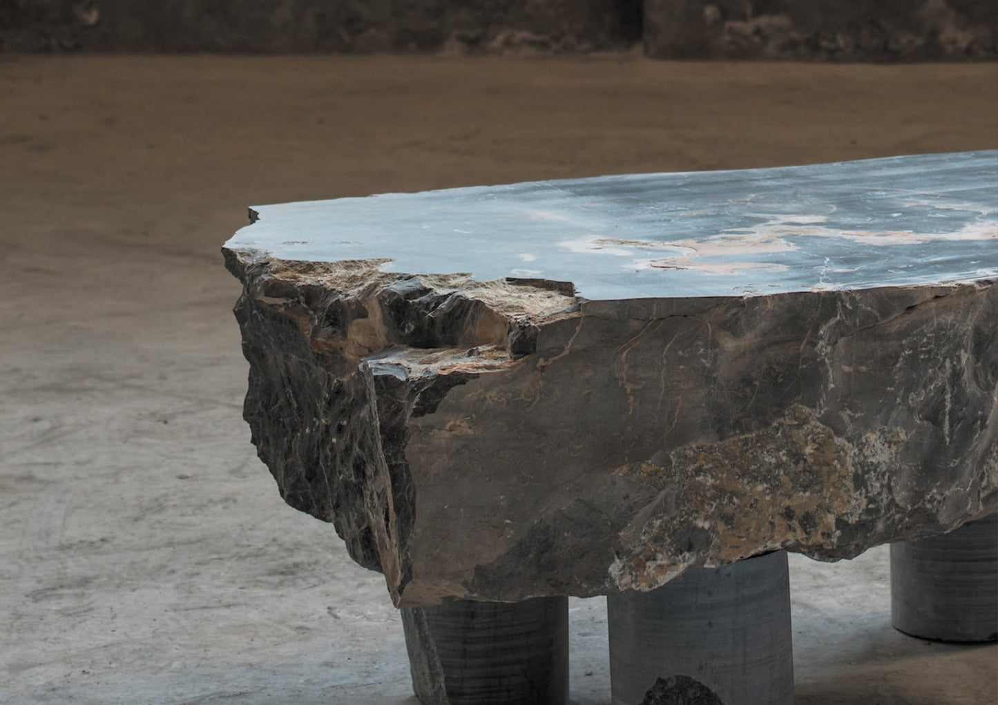GLYFADA LOW TABLE