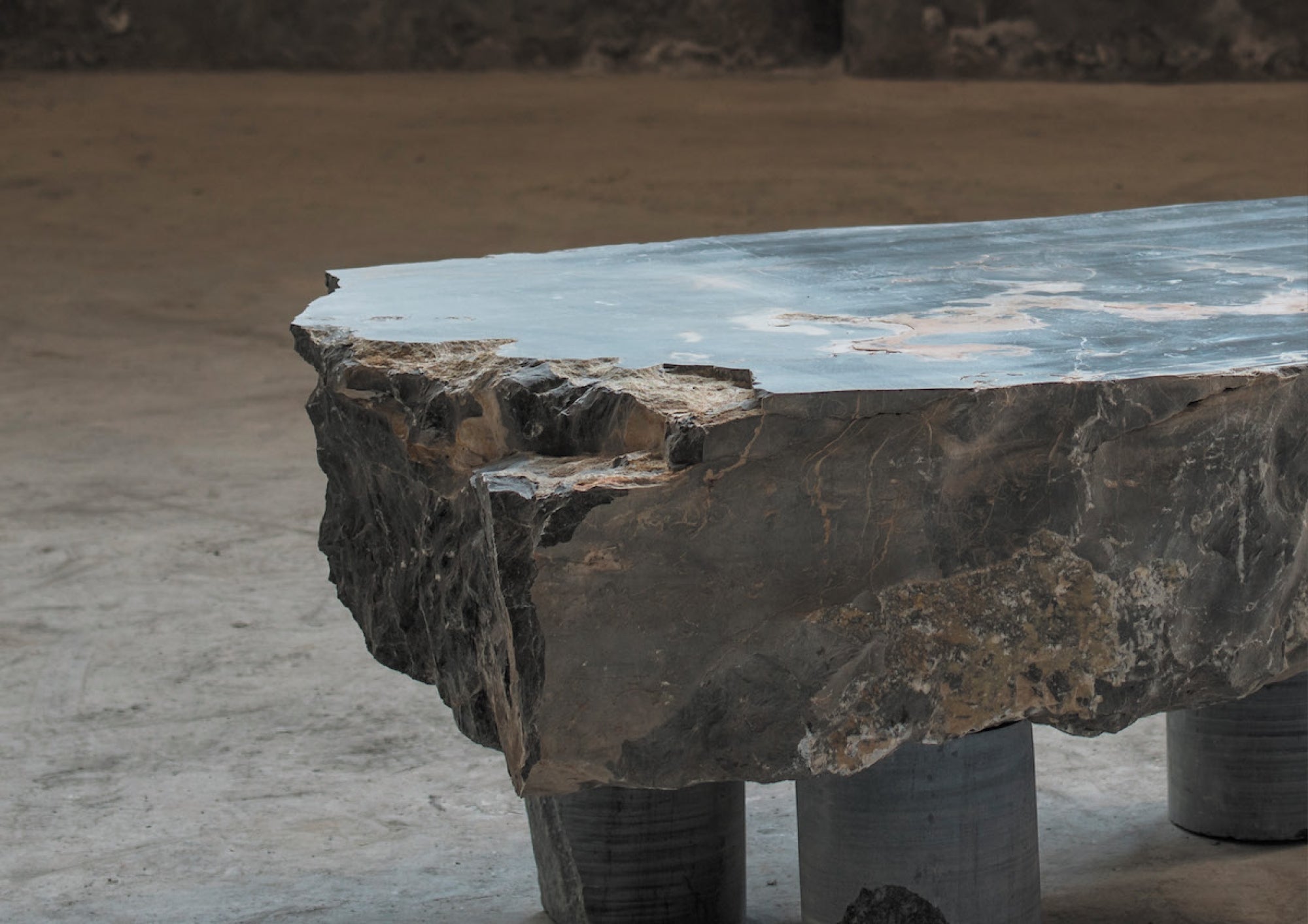 GLYFADA LOW TABLE