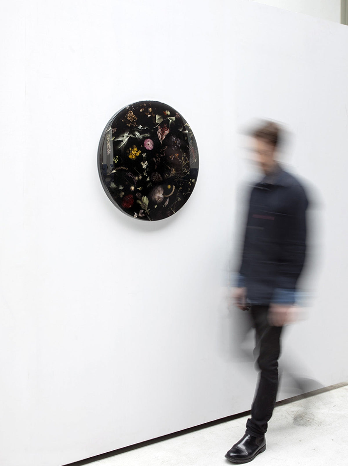 Flora Wall Hanging Lens 65