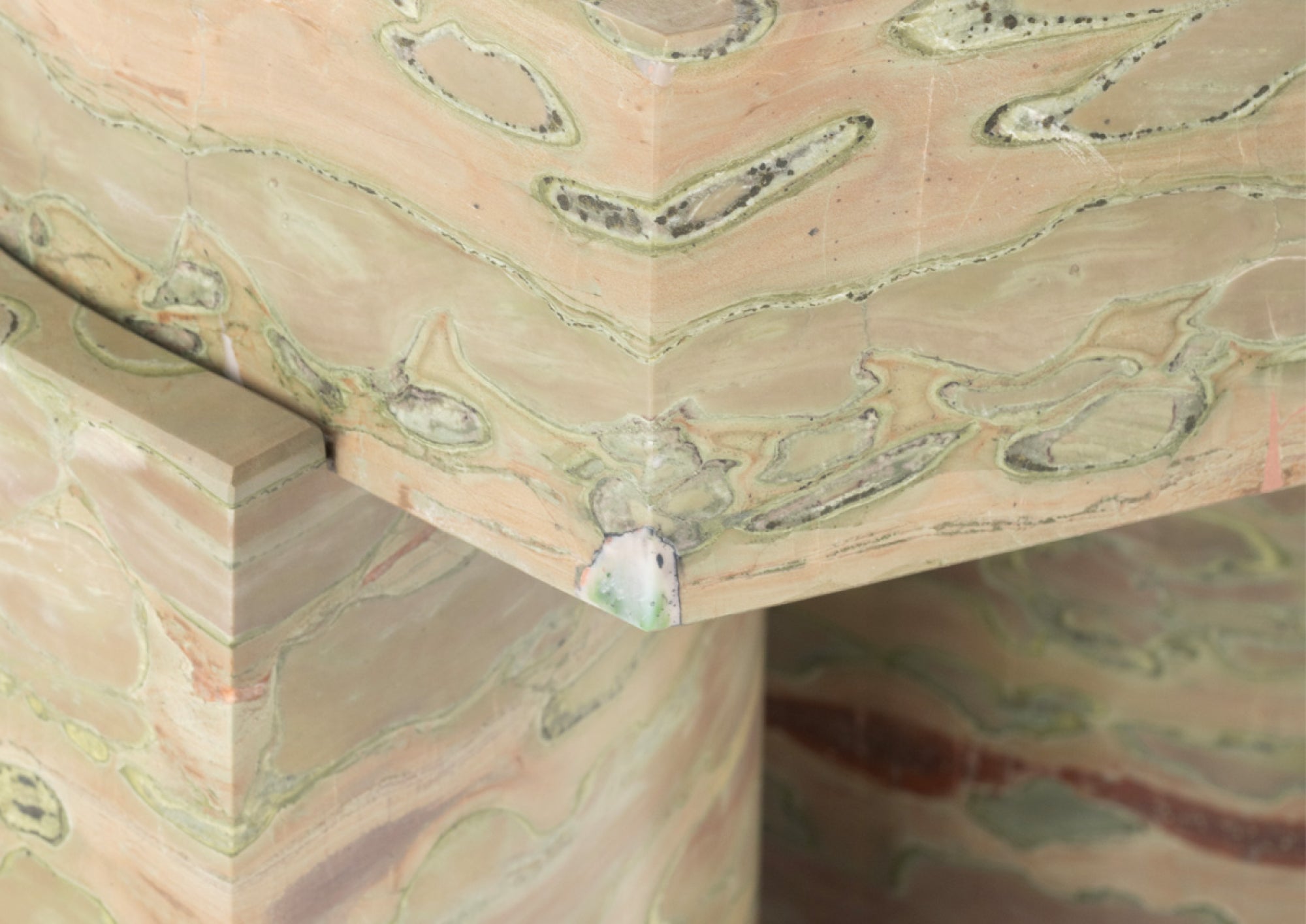 APHANÈS SIDE TABLE