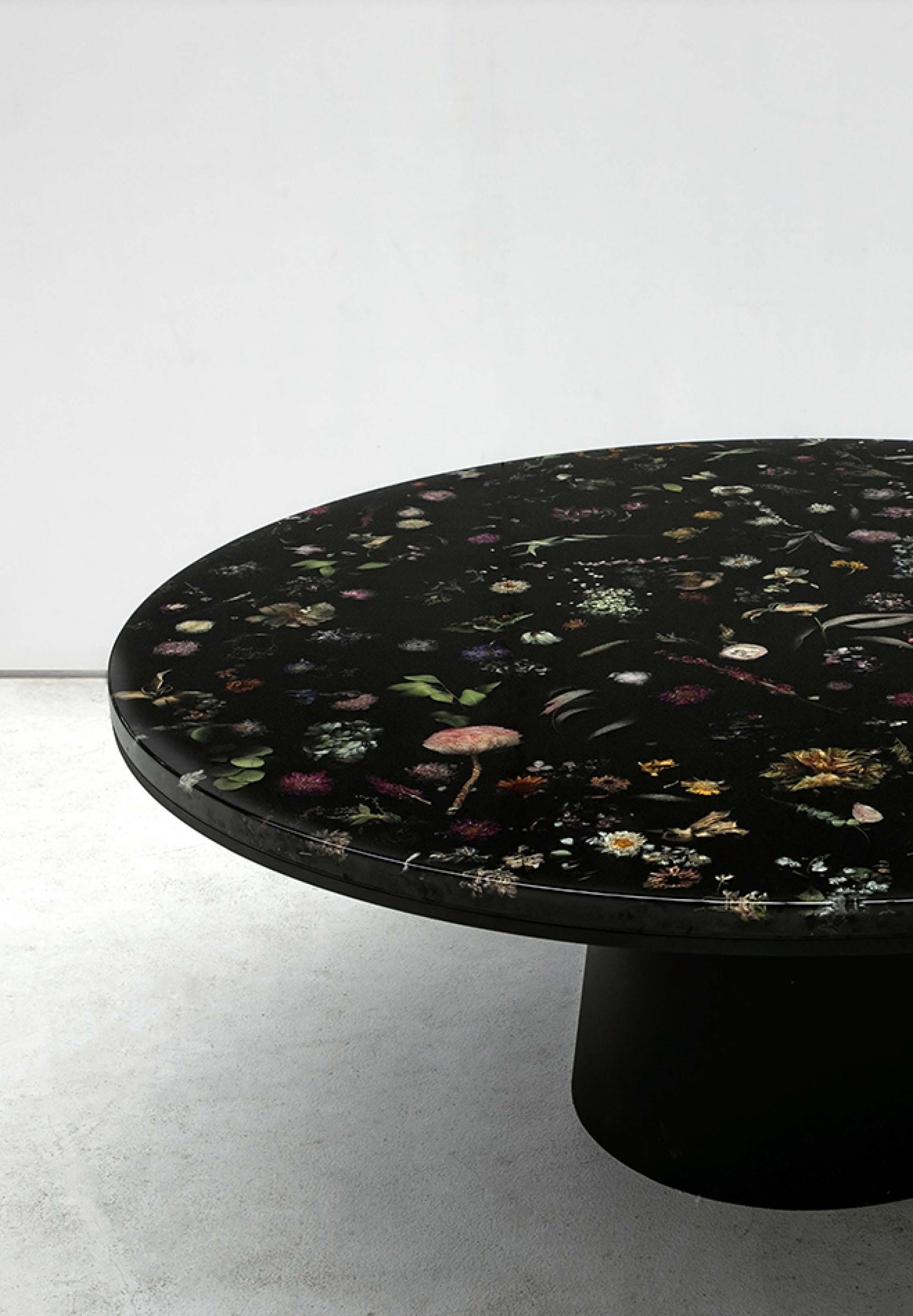 Flora Table 190