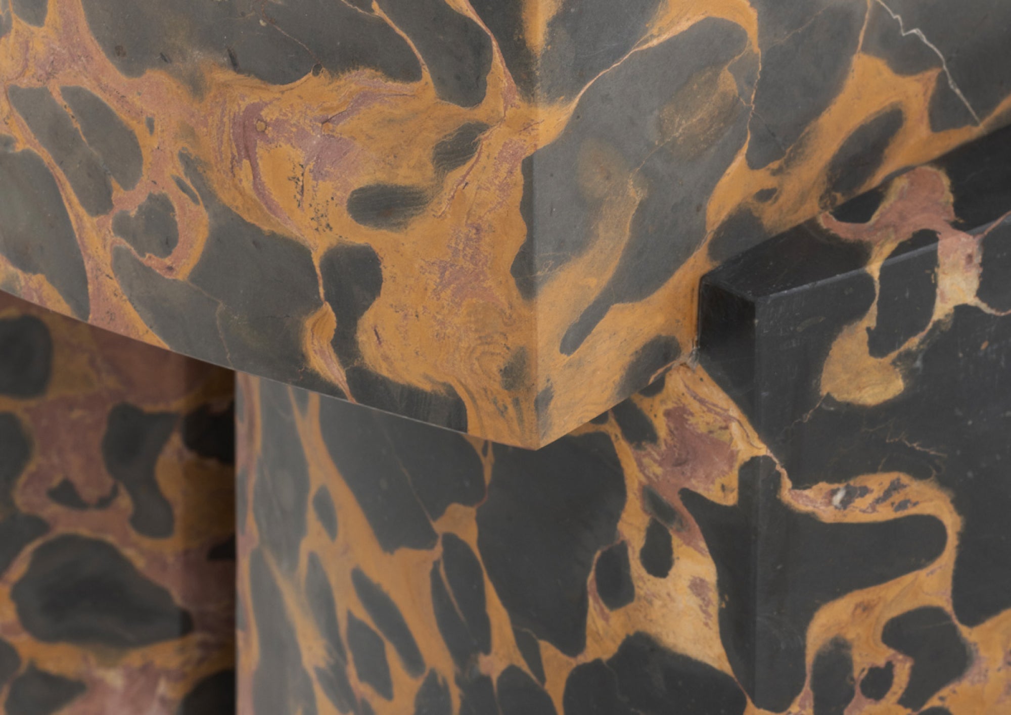 APHANÈS SIDE TABLE
