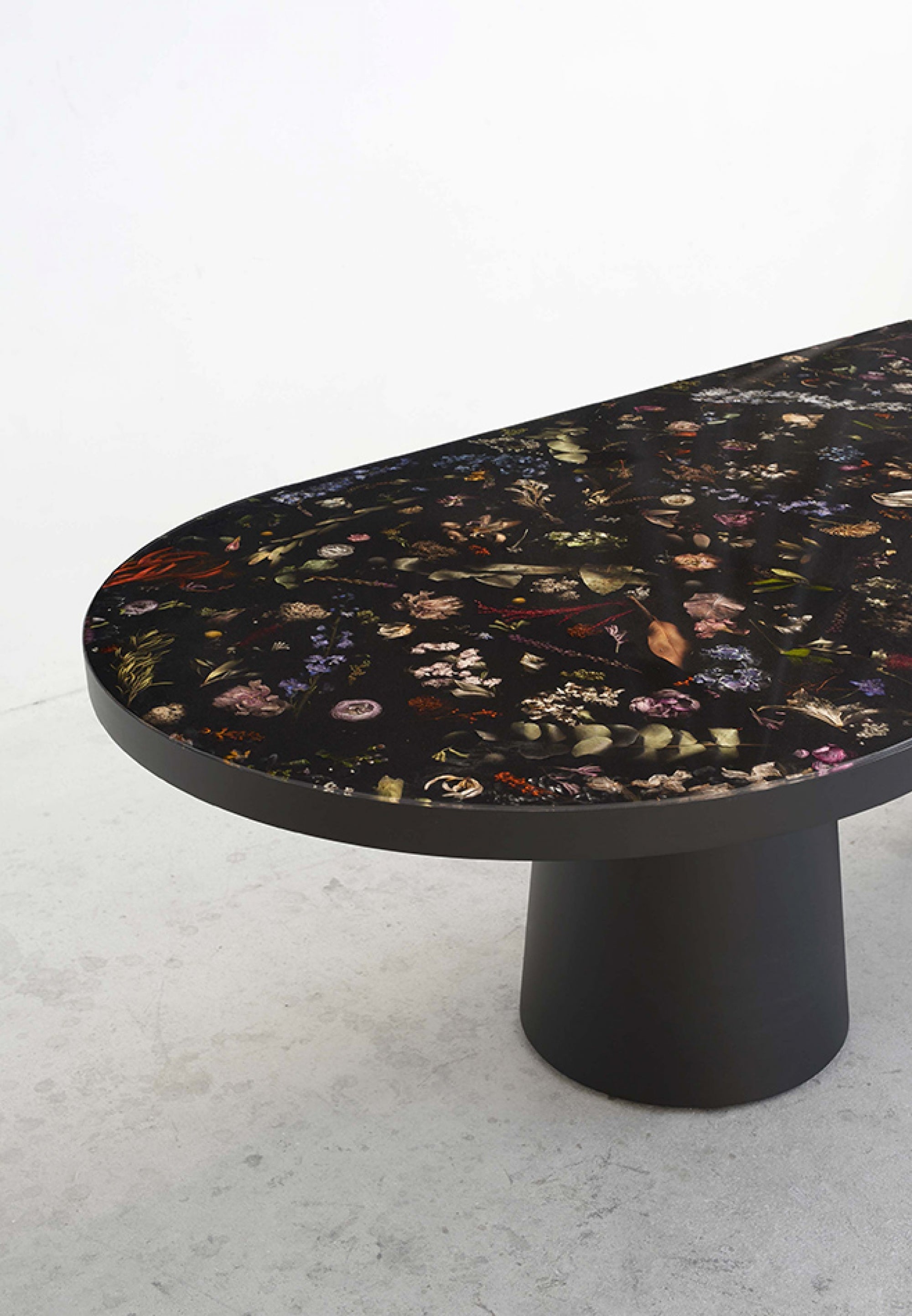 Flora Table 280