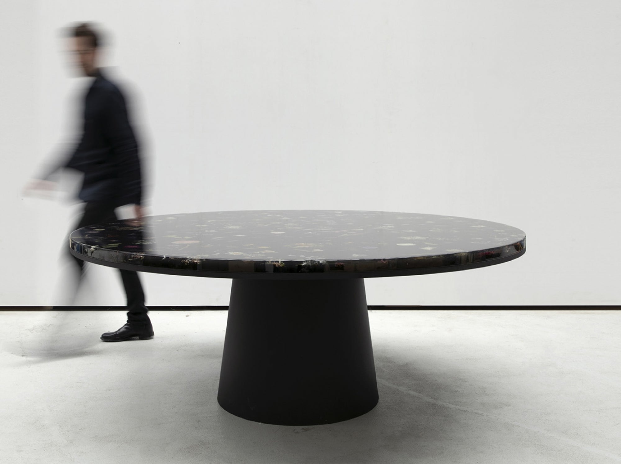 Flora Table 190