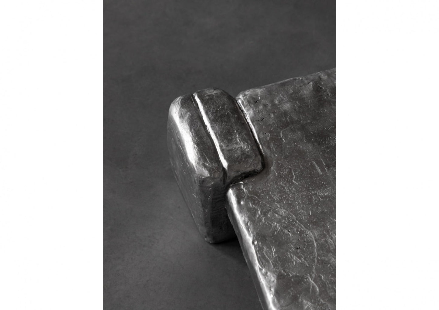 Low Wax Bench - LINDE FREYA TANGELDER - DESTROYERS/BUILDERS