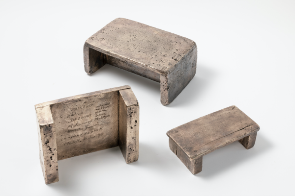 bahraini-danish_workers_stools_collection.png